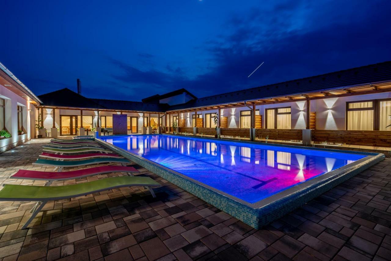 Bed and Breakfast Doresz Wellness Panzio Ujhartyan Экстерьер фото