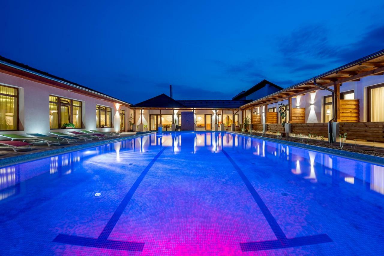Bed and Breakfast Doresz Wellness Panzio Ujhartyan Экстерьер фото